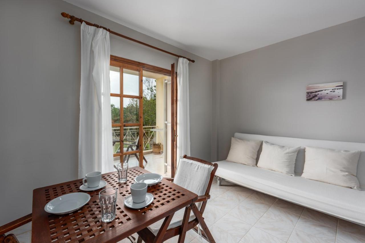 קאטליוס Albouro Seafront Apartments מראה חיצוני תמונה